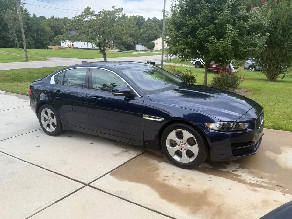 2018 Jaguar XE - Image 3 of 8