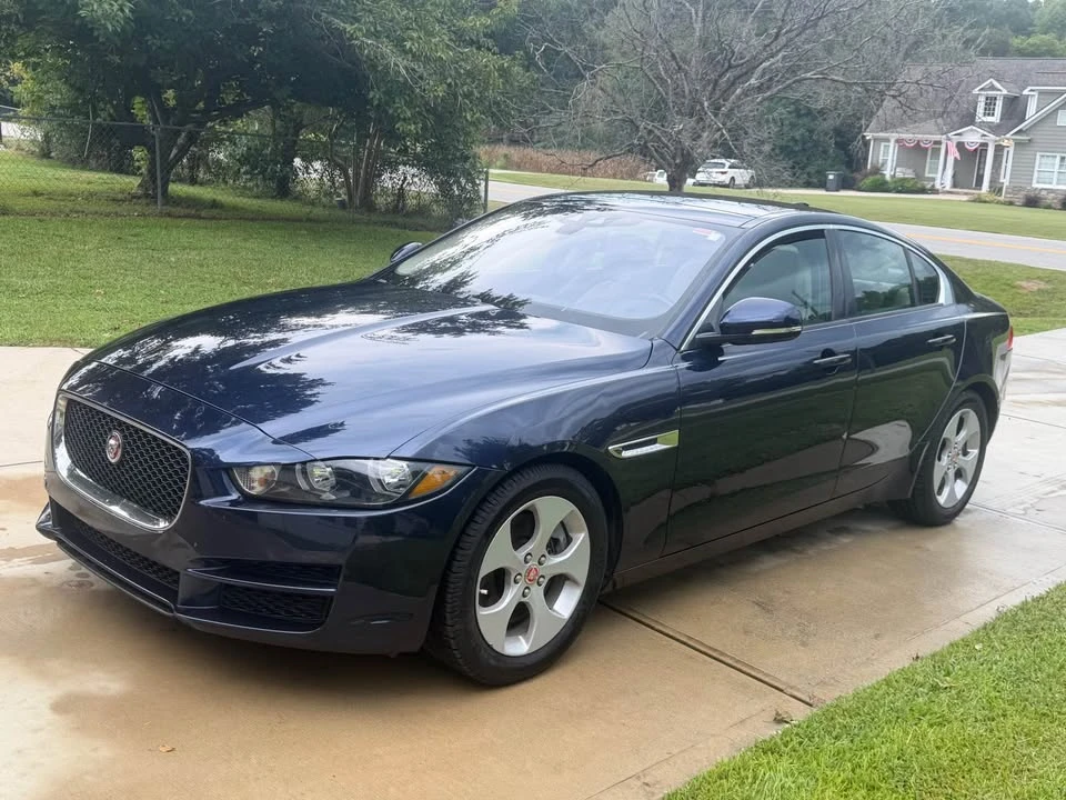 2018 Jaguar XE - Image 2 of 8