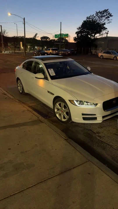 2018 Jaguar XE - Image 7 of 7