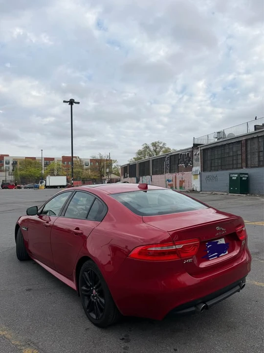 2018 Jaguar XE - Image 4 of 14
