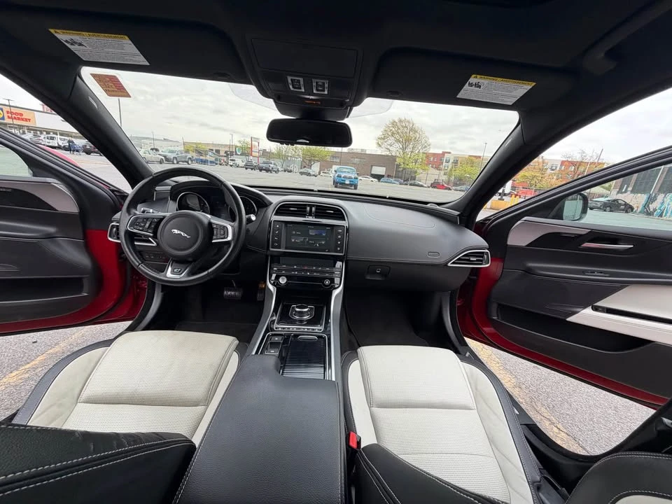 2018 Jaguar XE - Image 12 of 14