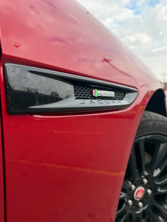 2018 Jaguar XE - Image 2 of 14