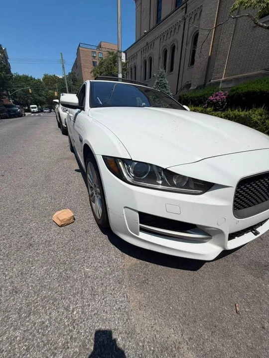 2018 Jaguar XE - Image 6 of 10