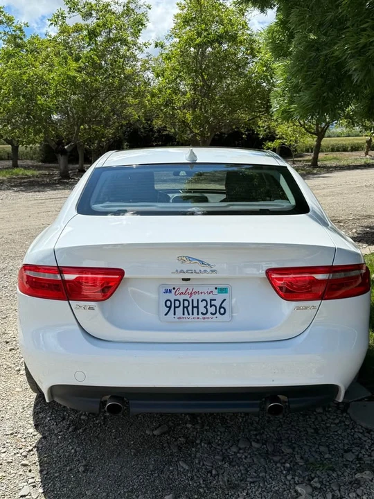2018 Jaguar XE - Image 4 of 7