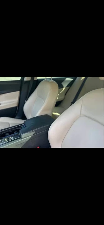 2018 Jaguar XE - Image 3 of 7