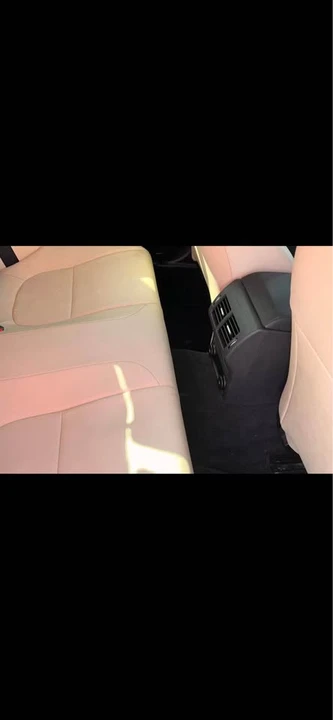 2018 Jaguar XE - Image 5 of 7