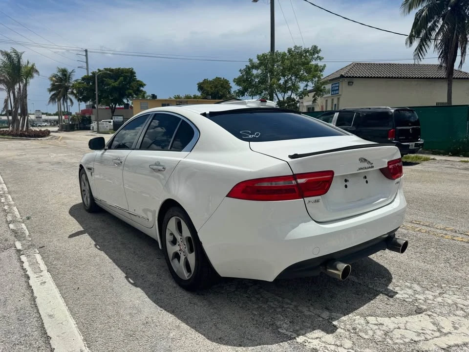 2018 Jaguar XE - Image 6 of 13