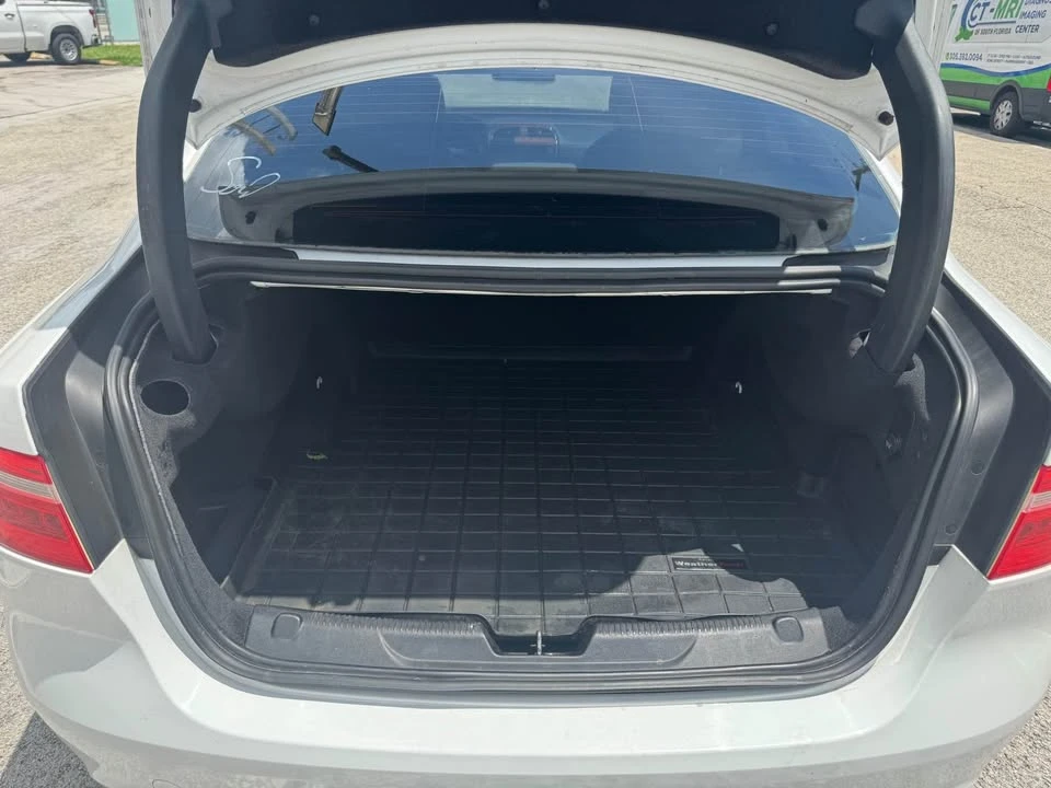 2018 Jaguar XE - Image 13 of 13