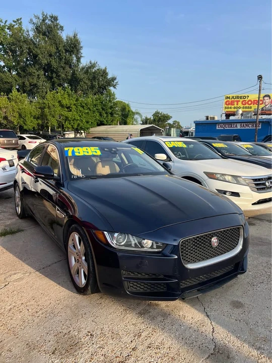 2018 Jaguar XE - Image 2 of 9