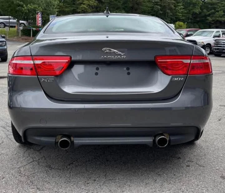 2018 Jaguar XE - Image 3 of 8