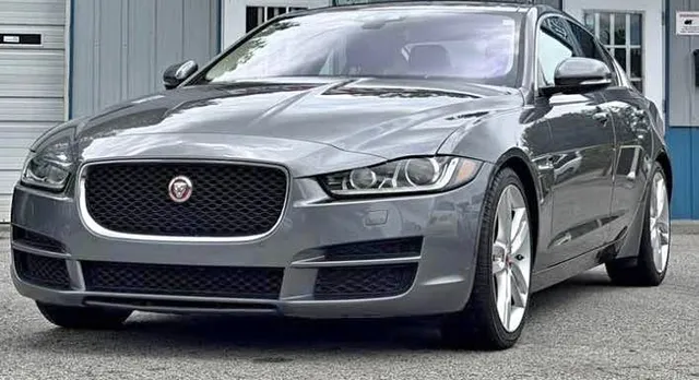 2018 Jaguar XE XE 30t Prestige Sedan 4D