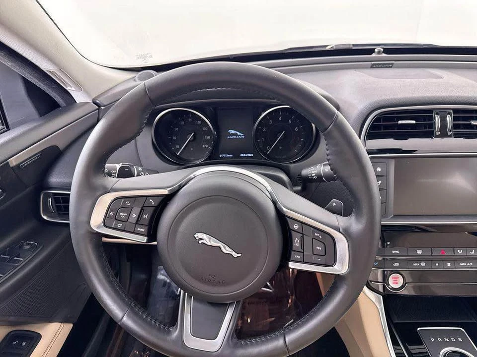 2018 Jaguar XE - Image 7 of 12