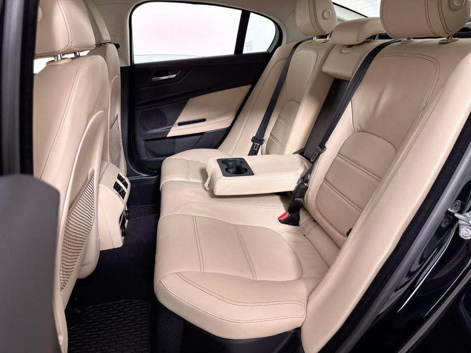 2018 Jaguar XE - Image 9 of 12