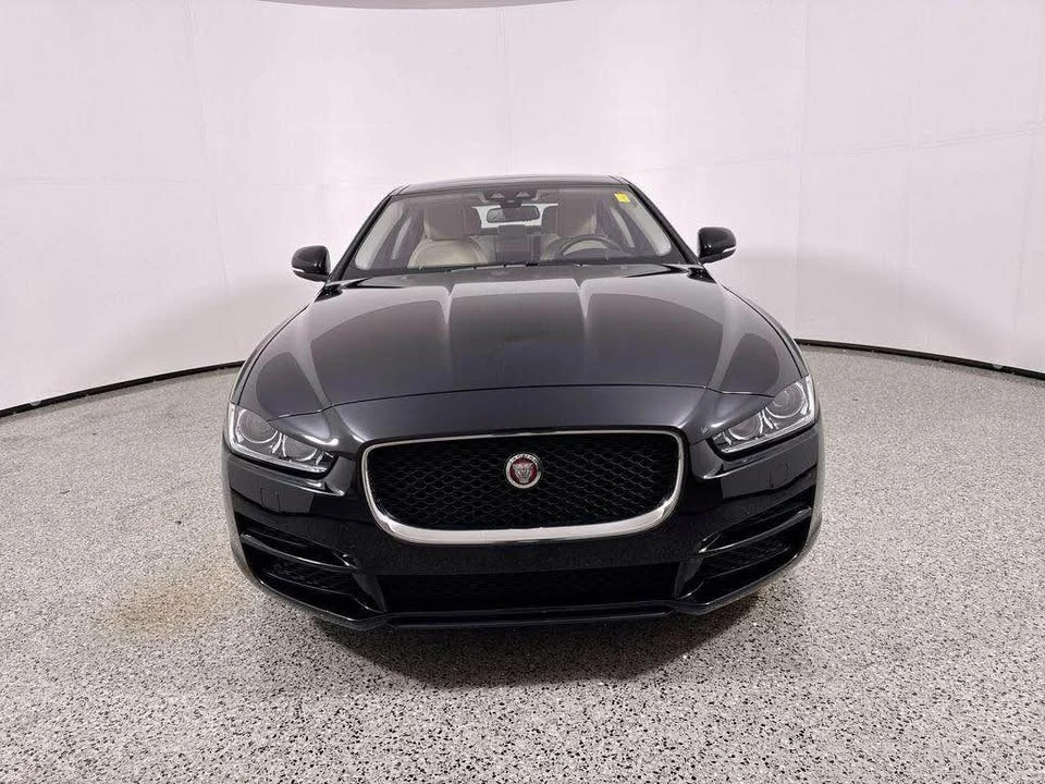 2018 Jaguar XE - Image 2 of 12