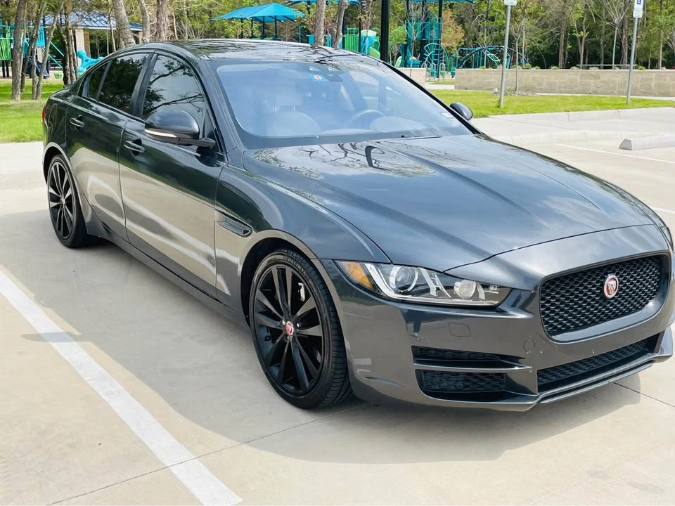 2018 Jaguar XE - Image 3 of 15