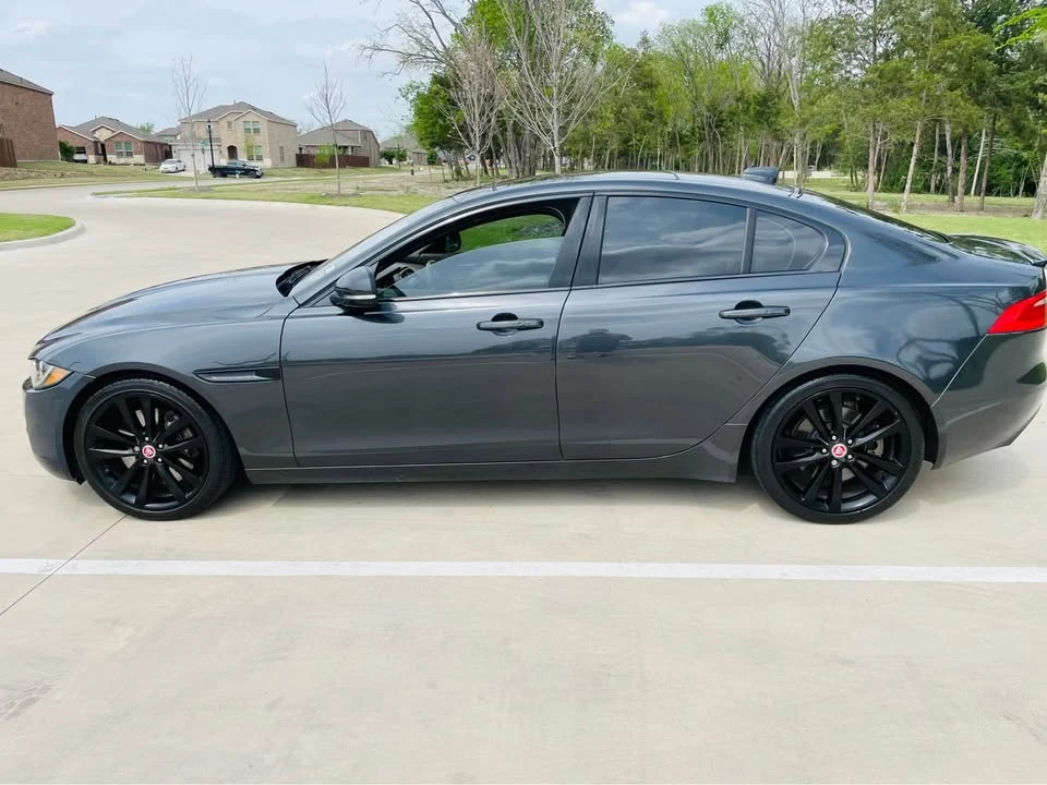 2018 Jaguar XE - Image 8 of 15