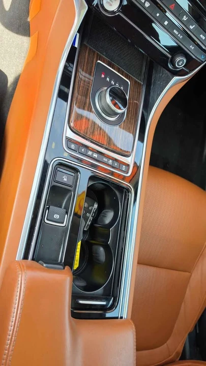 2018 Jaguar XE - Image 12 of 15