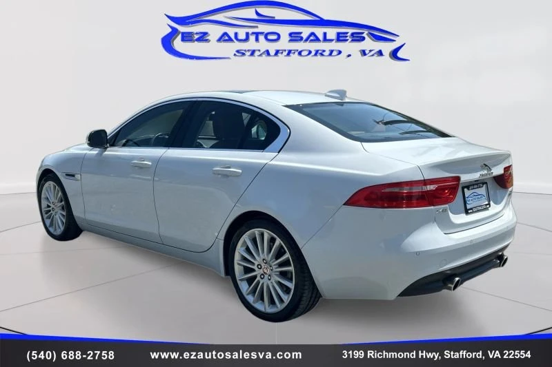 2018 Jaguar XE - Image 7 of 20