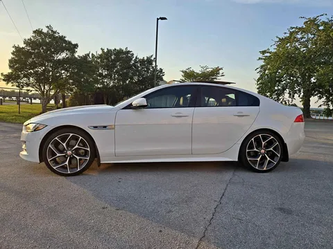 2018 Jaguar XE 35t R-Sport
