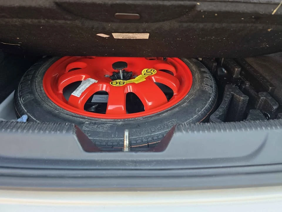 2018 Jaguar XE - Image 6 of 16