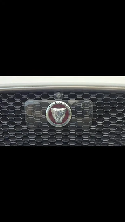 2018 Jaguar XE - Image 16 of 16