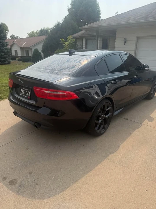 2018 Jaguar XE - Image 5 of 7
