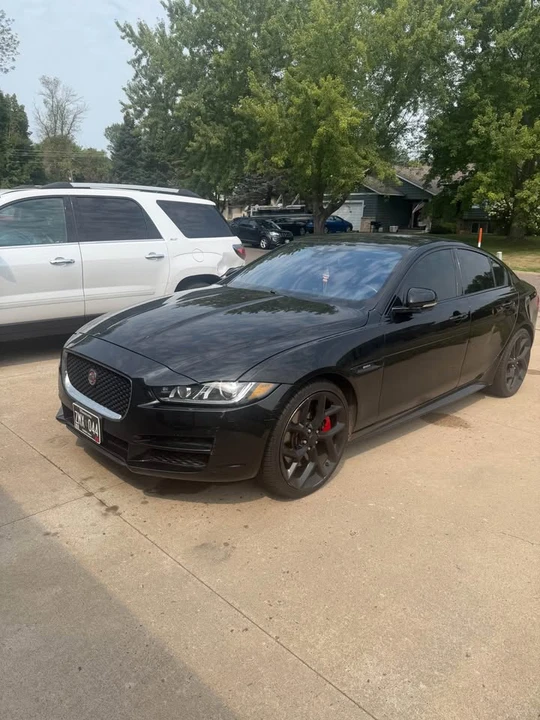 2018 Jaguar XE - Image 3 of 7