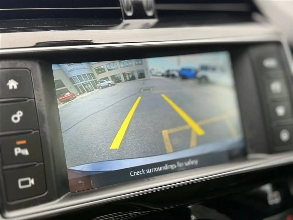 2018 Jaguar XE - Image 10 of 14