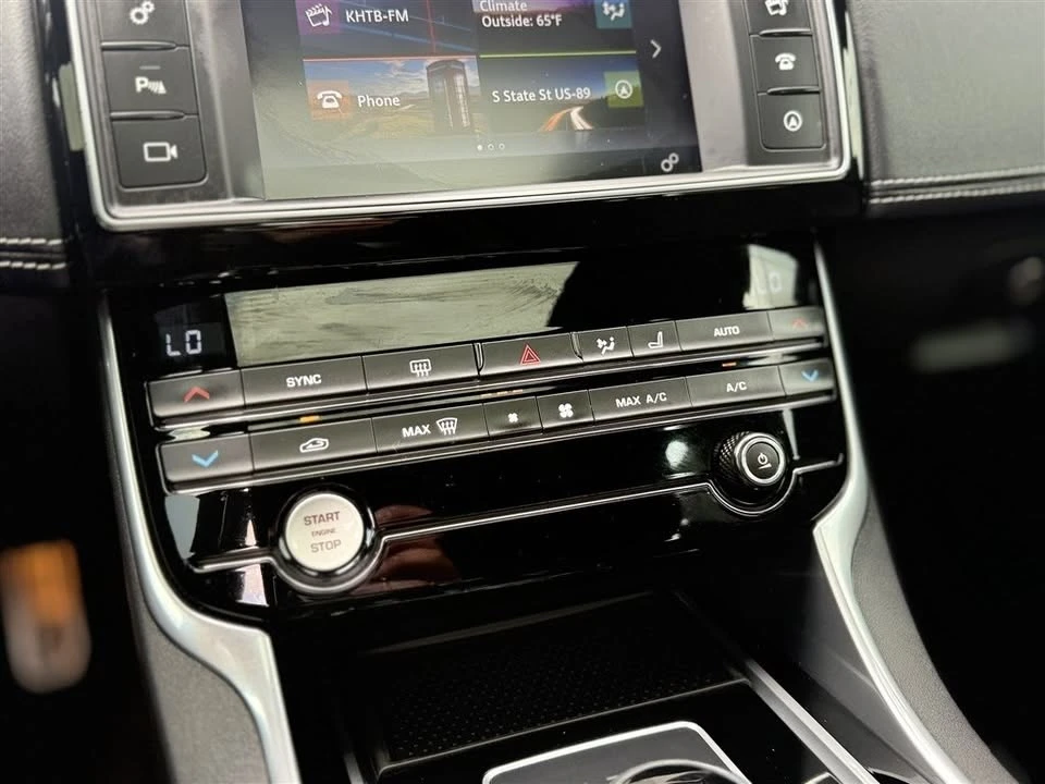 2018 Jaguar XE - Image 11 of 14