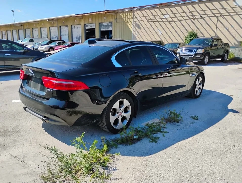 2018 Jaguar XE - Image 3 of 9