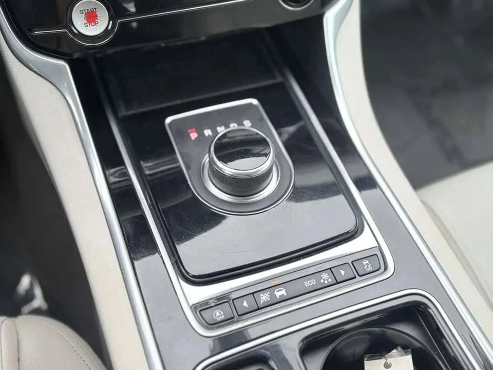 2018 Jaguar X260 XF - Image 17 of 20