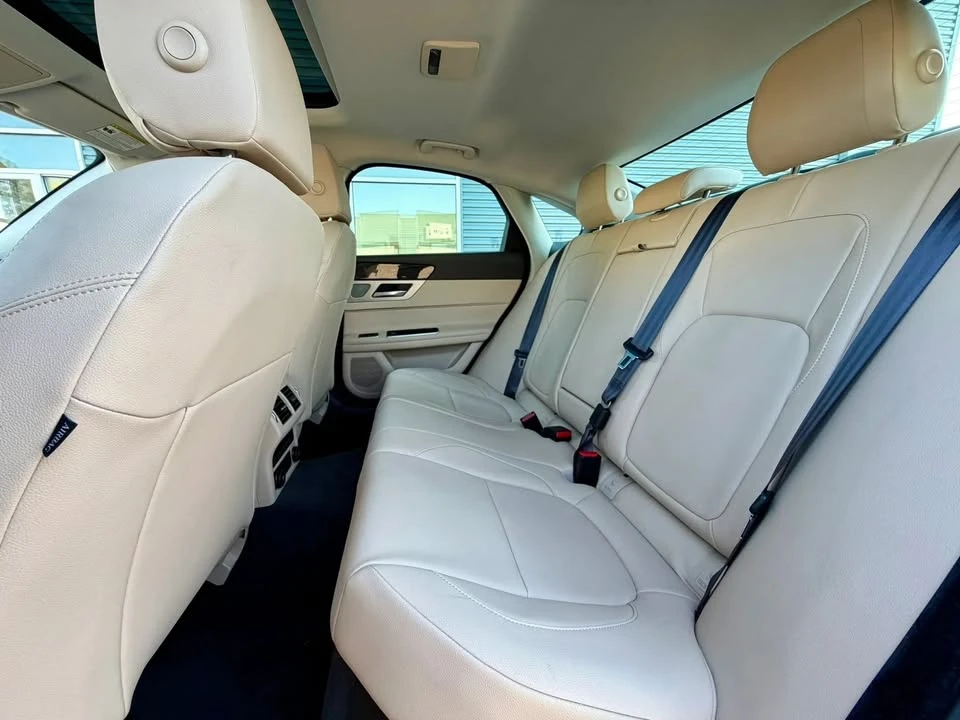 2018 Jaguar X260 XF - Image 16 of 16