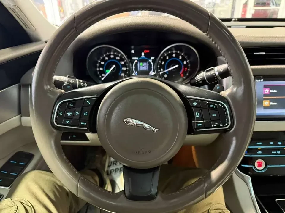 2018 Jaguar X260 XF - Image 5 of 9