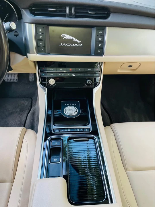 2018 Jaguar X260 XF - Image 10 of 20