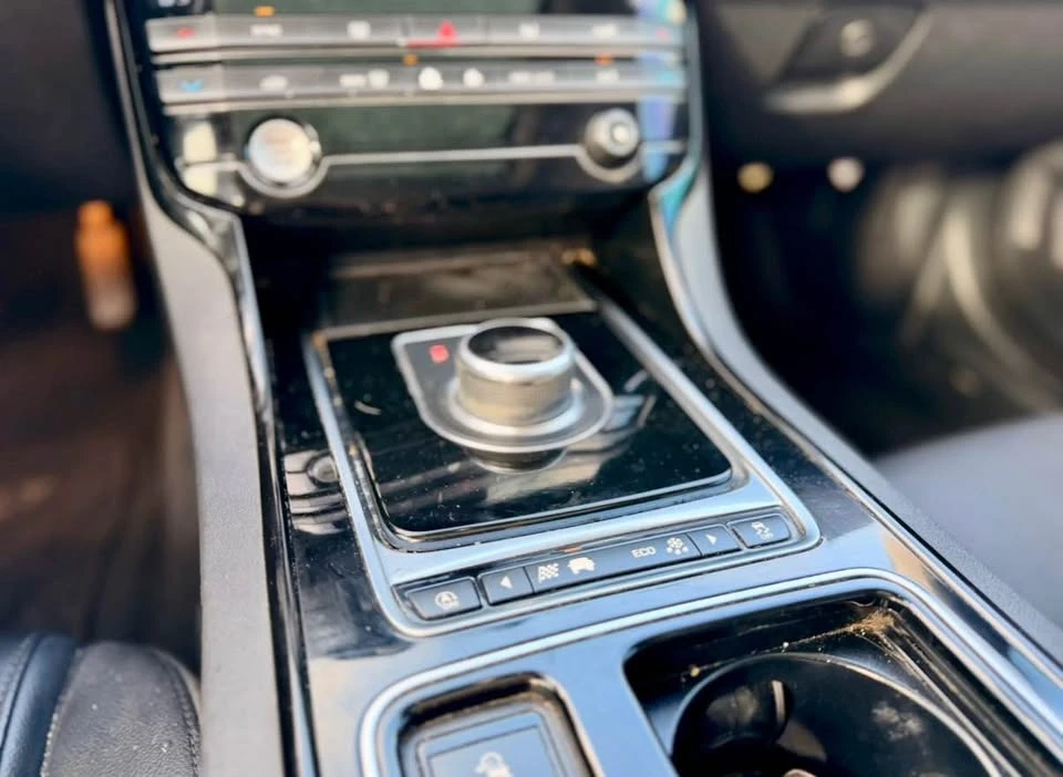 2018 Jaguar X260 XF - Image 10 of 12