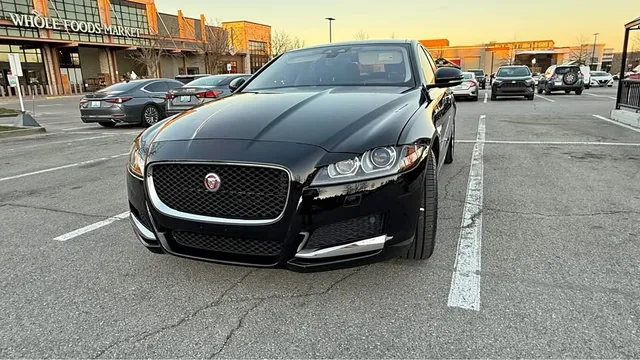 2018 Jaguar XF 25t Premium Sedan