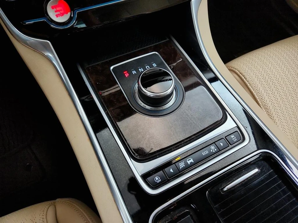 2018 Jaguar X260 XF - Image 19 of 21