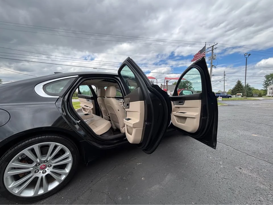 2018 Jaguar X260 XF - Image 9 of 13