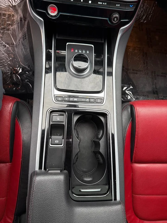 2018 Jaguar X260 XF - Image 17 of 20