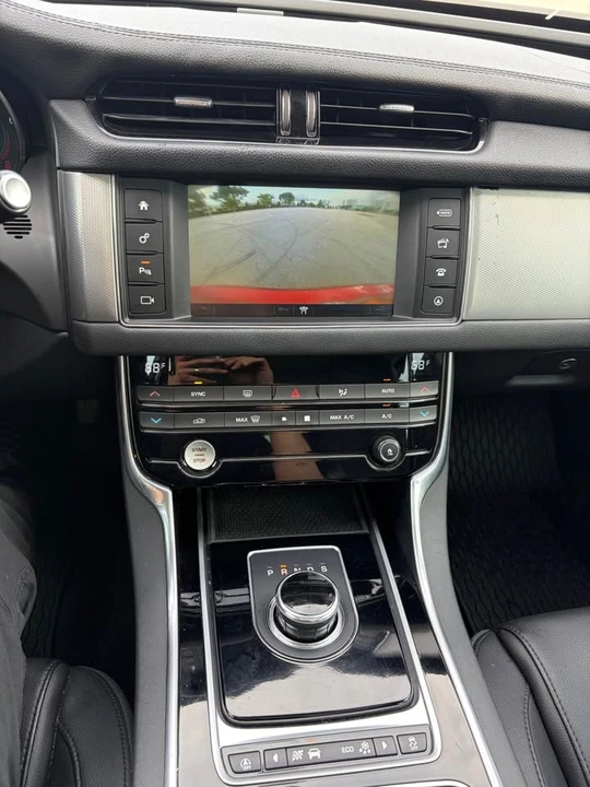 2018 Jaguar X260 XF - Image 16 of 17