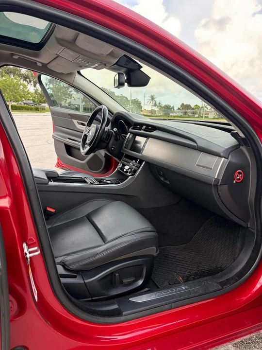 2018 Jaguar X260 XF - Image 9 of 17