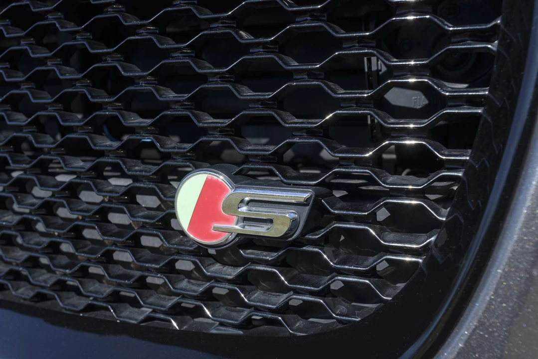 2018 Jaguar X260 XF - Image 31 of 31