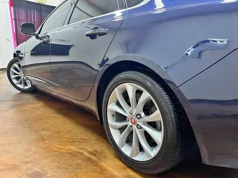 2018 Jaguar XF 25t Premium RWD