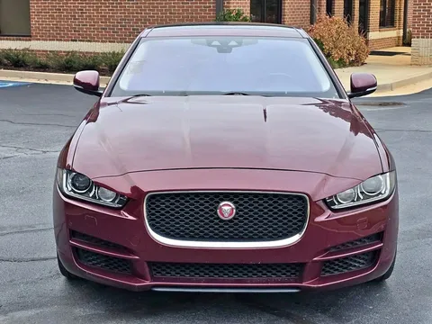 2018 Jaguar XF Sedan