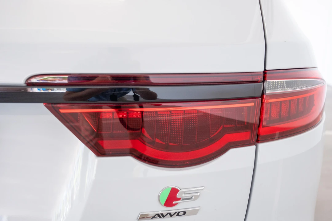 2018 Jaguar X260 XF - Image 19 of 28