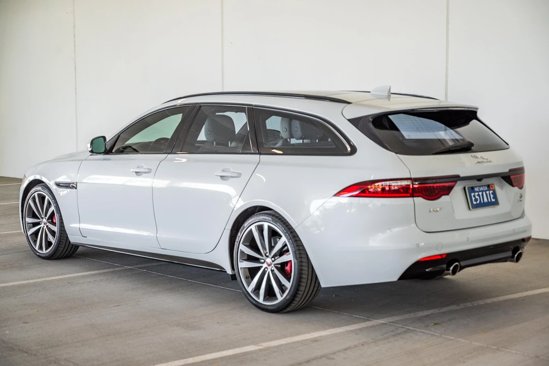 2018 Jaguar X260 XF - Image 7 of 28