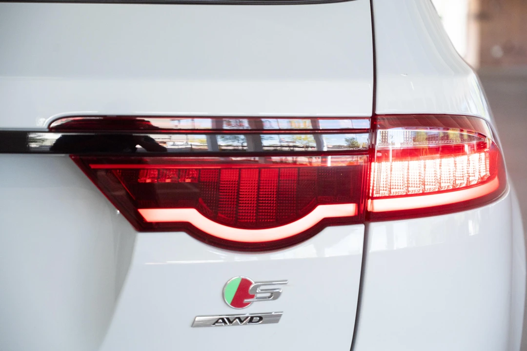 2018 Jaguar X260 XF - Image 20 of 28