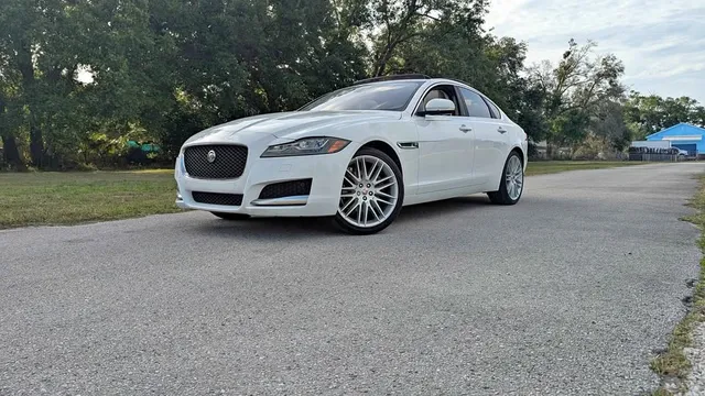 2018 Jaguar XF 25t Prestige Sedan 4D