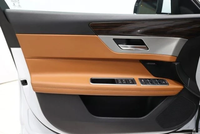 2018 Jaguar X260 XF - Image 11 of 21