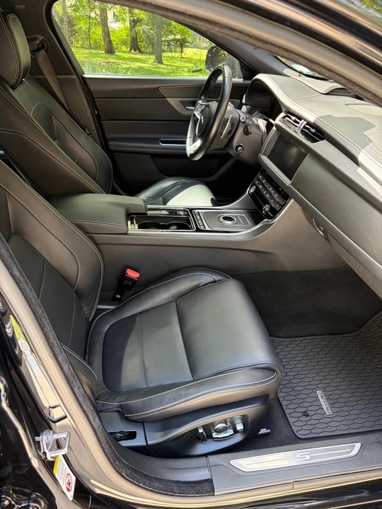 2018 Jaguar X260 XF - Image 12 of 18
